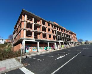 Vista exterior de Edifici en venda en Lalín