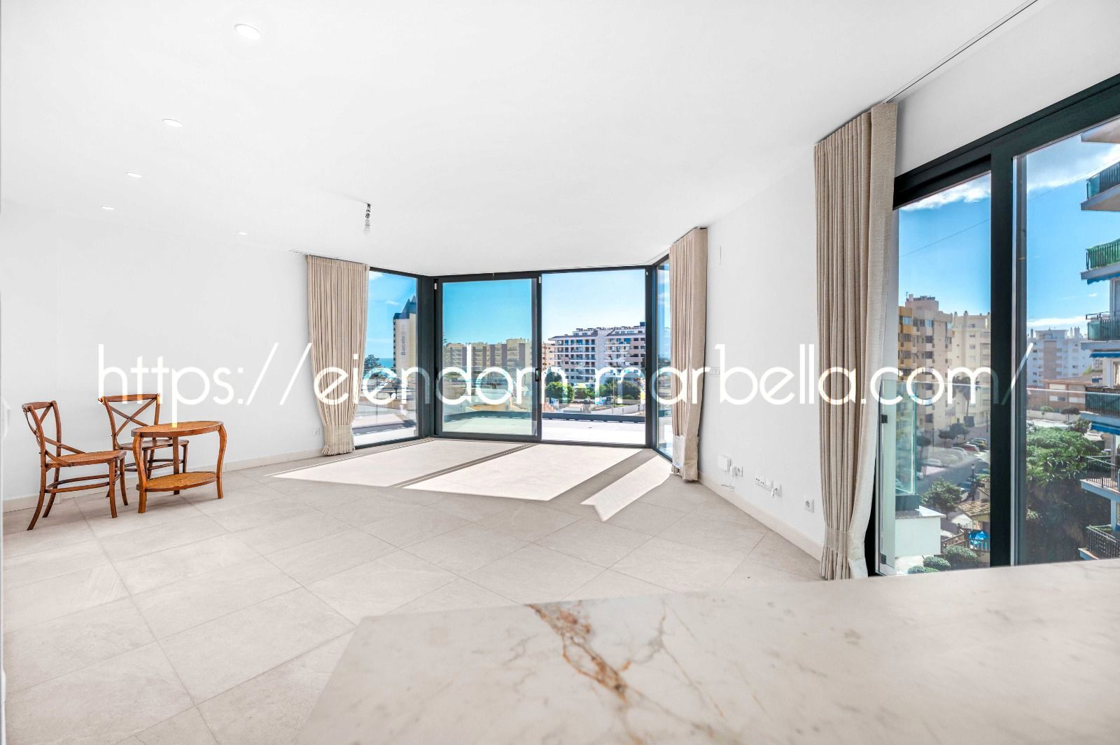 Living room of Apartment for sale in Fuengirola  with Air Conditioner and Terrace