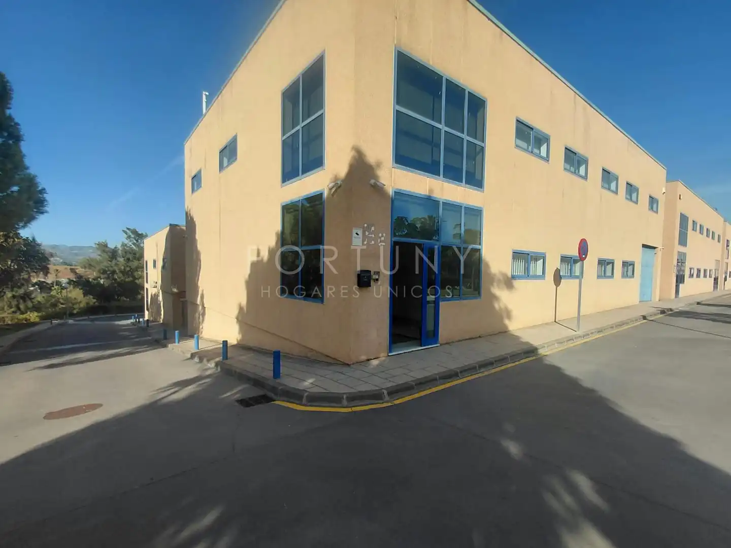 Nave industrial in affitto a Calle de Marie Curie 9A