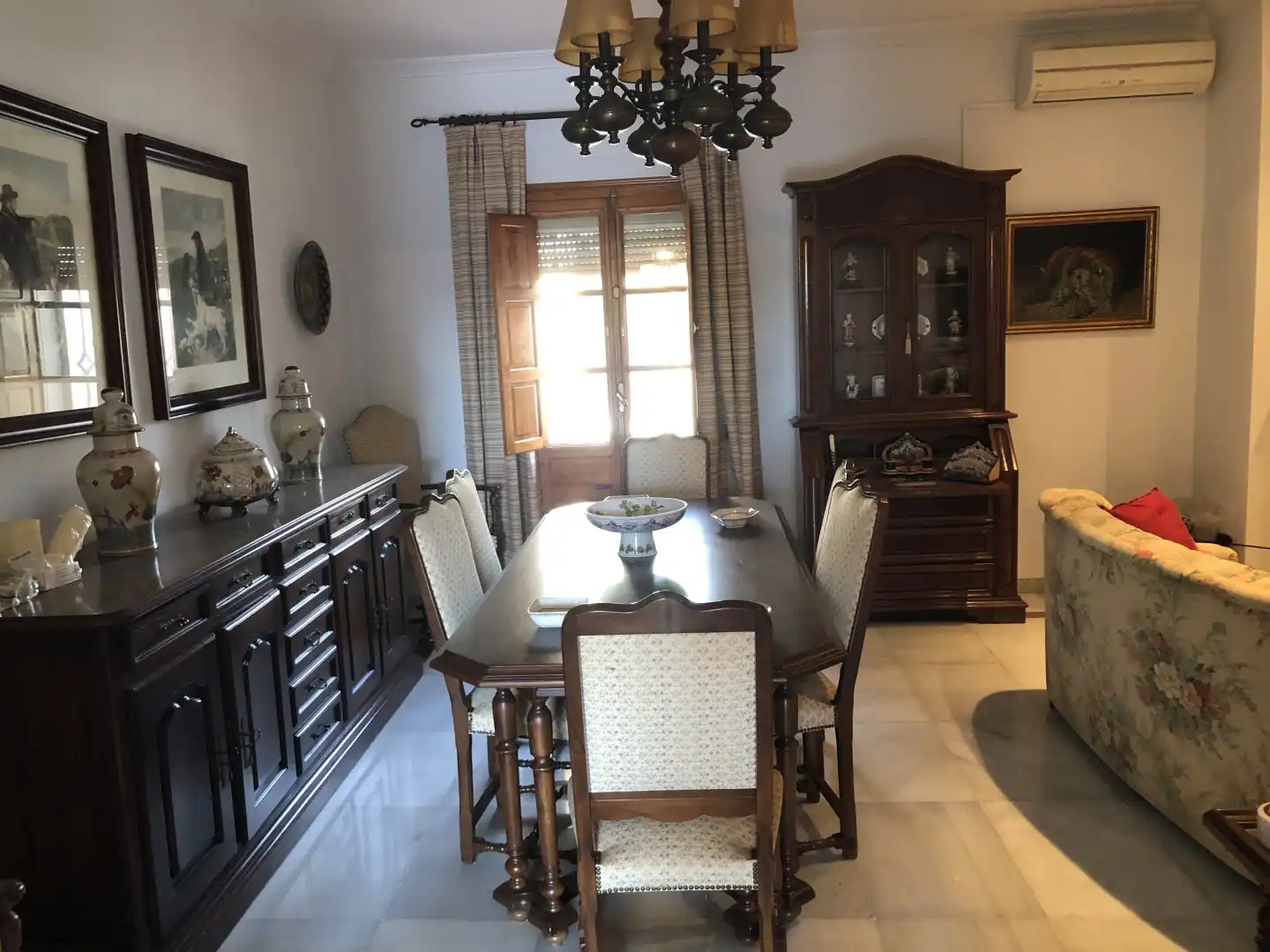 Houses for sale in Gines