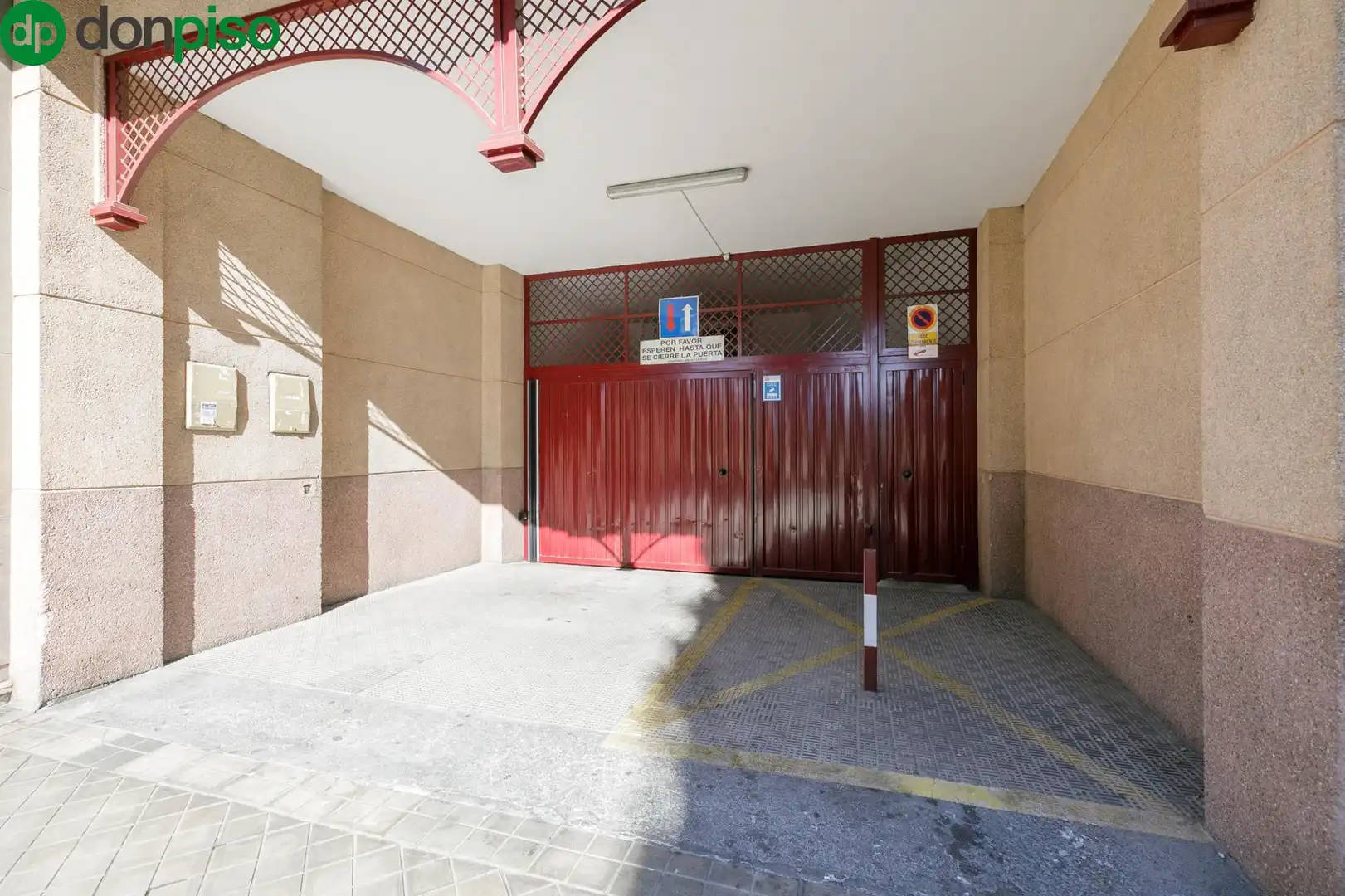 Parking of Flat for sale in Granada  with Air Conditioner, Heating and Terrace