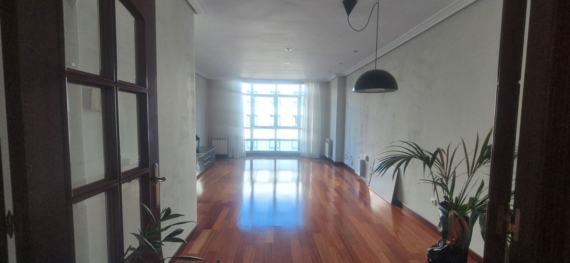 Sala d'estar de Pis de lloguer en Vigo  amb Calefacció, Parquet i Forn