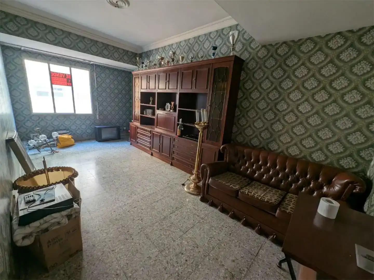 Sala d'estar de Pis en venda en Ourense Capital  amb Balcó