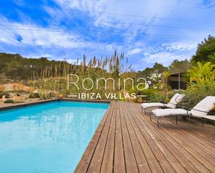 Vista exterior de Casa o xalet en venda en Santa Eulària des Riu amb Aire condicionat, Calefacció i Jardí privat