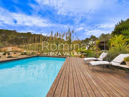 Vista exterior de Casa o xalet en venda en Santa Eulària des Riu amb Aire condicionat, Calefacció i Jardí privat