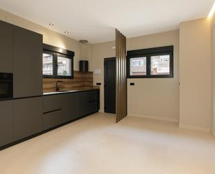 Kitchen of Apartment for sale in  Granada Capital  with Air Conditioner and Heating