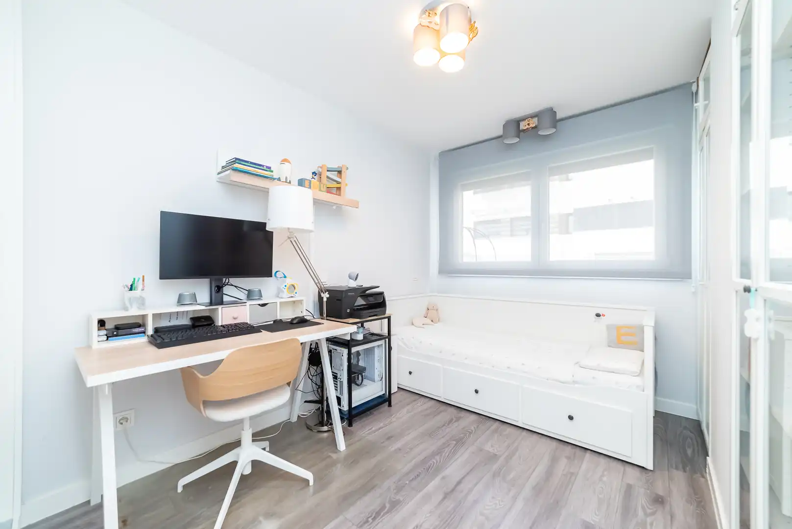 Habitación de Planta baja en venta en Boadilla del Monte con Aire acondicionado, Calefacción y Jardín privado