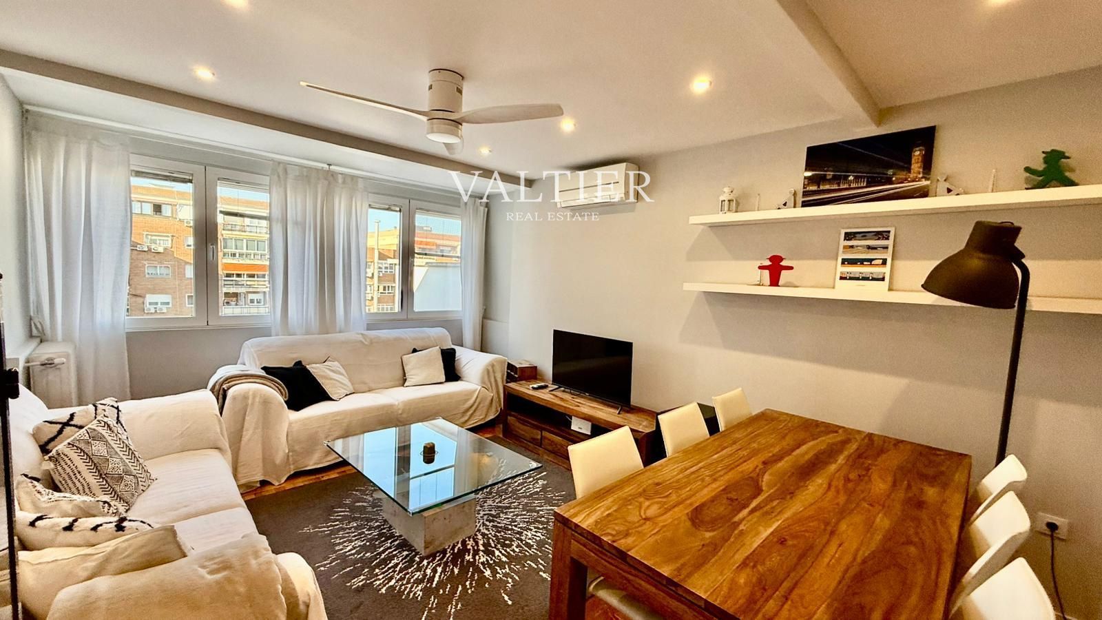 Sala de estar de Piso de alquiler en  Madrid Capital con Aire acondicionado y Amueblado