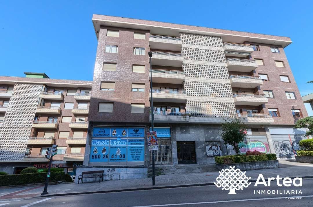 Exterior view of Flat for sale in Bilbao   with Heating, Terrace and Storage room