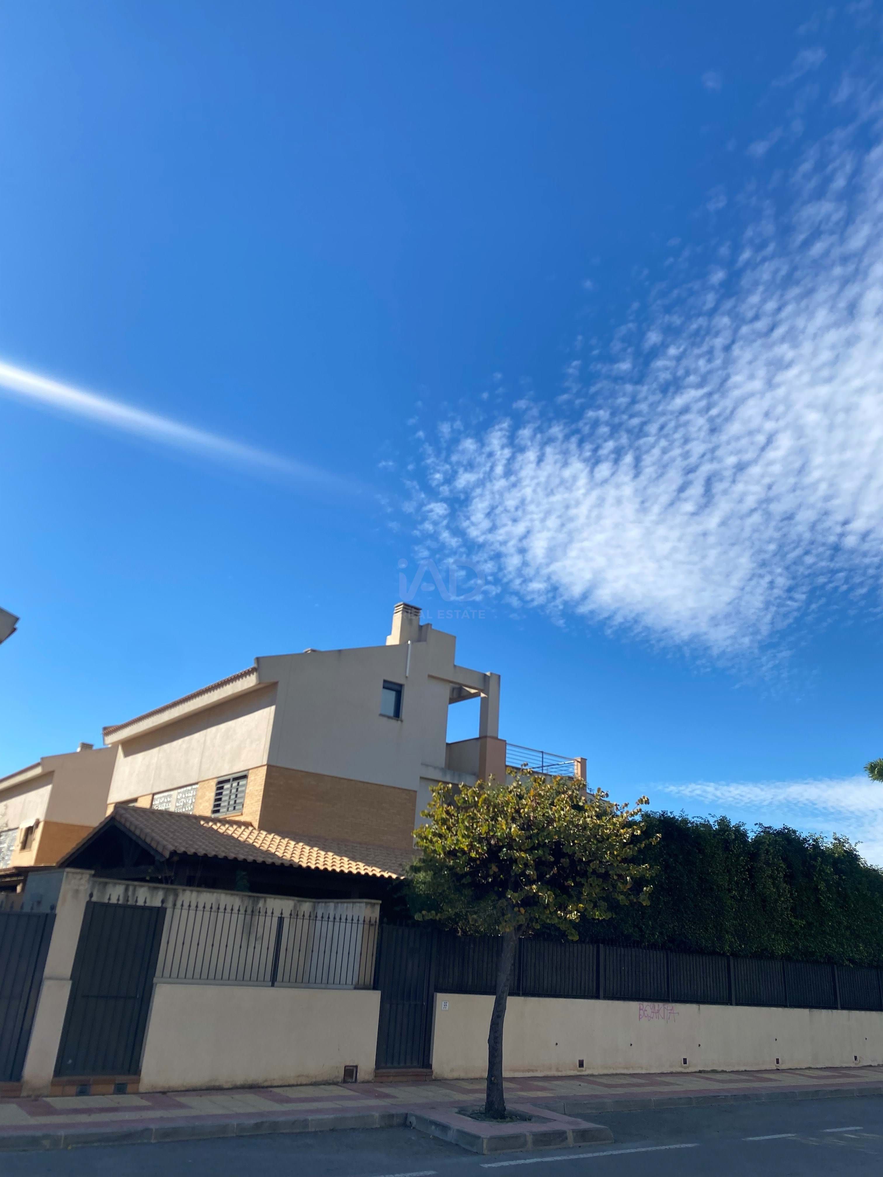 Vista exterior de Casa o xalet en venda en El Campello amb Aire condicionat, Calefacció i Terrassa