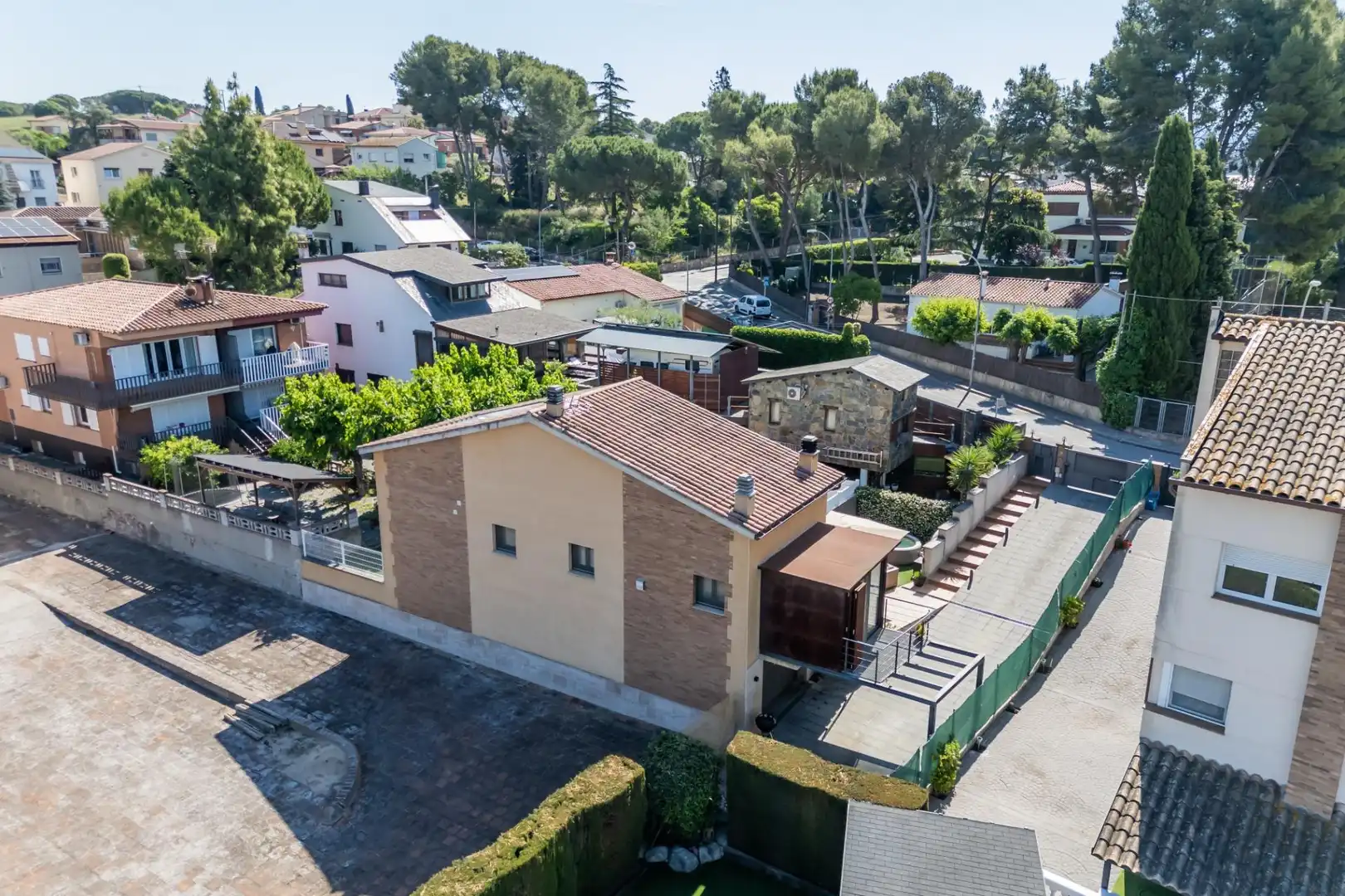 Vista exterior de Casa o chalet en venta en Montmeló con Calefacción, Terraza y Jacuzzi