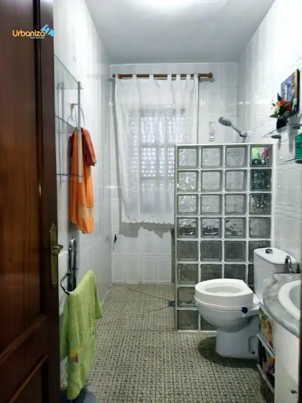 Badezimmer von Country house zum Verkauf in Villanueva del Fresno mit Klimaanlage und Alarm