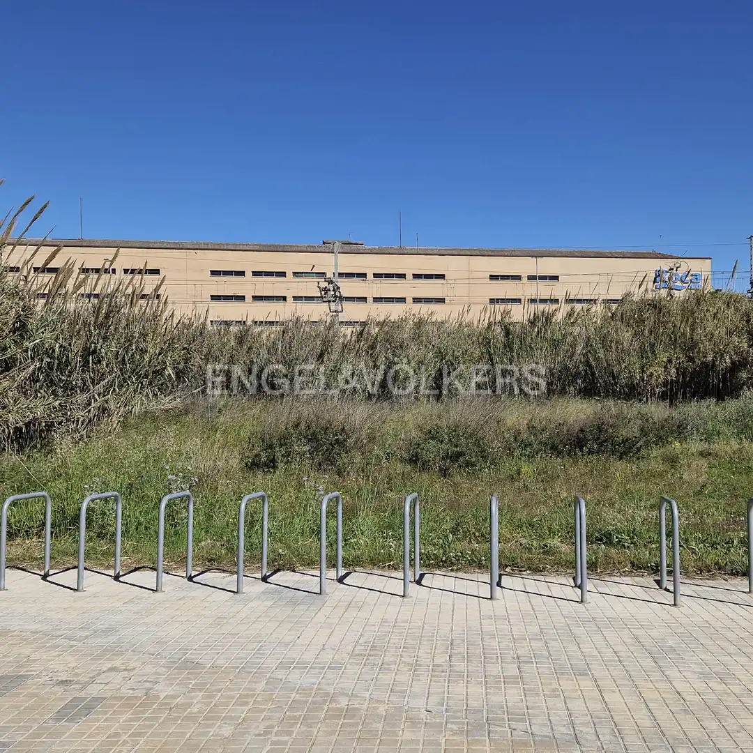 Industrial land for sale in Centre