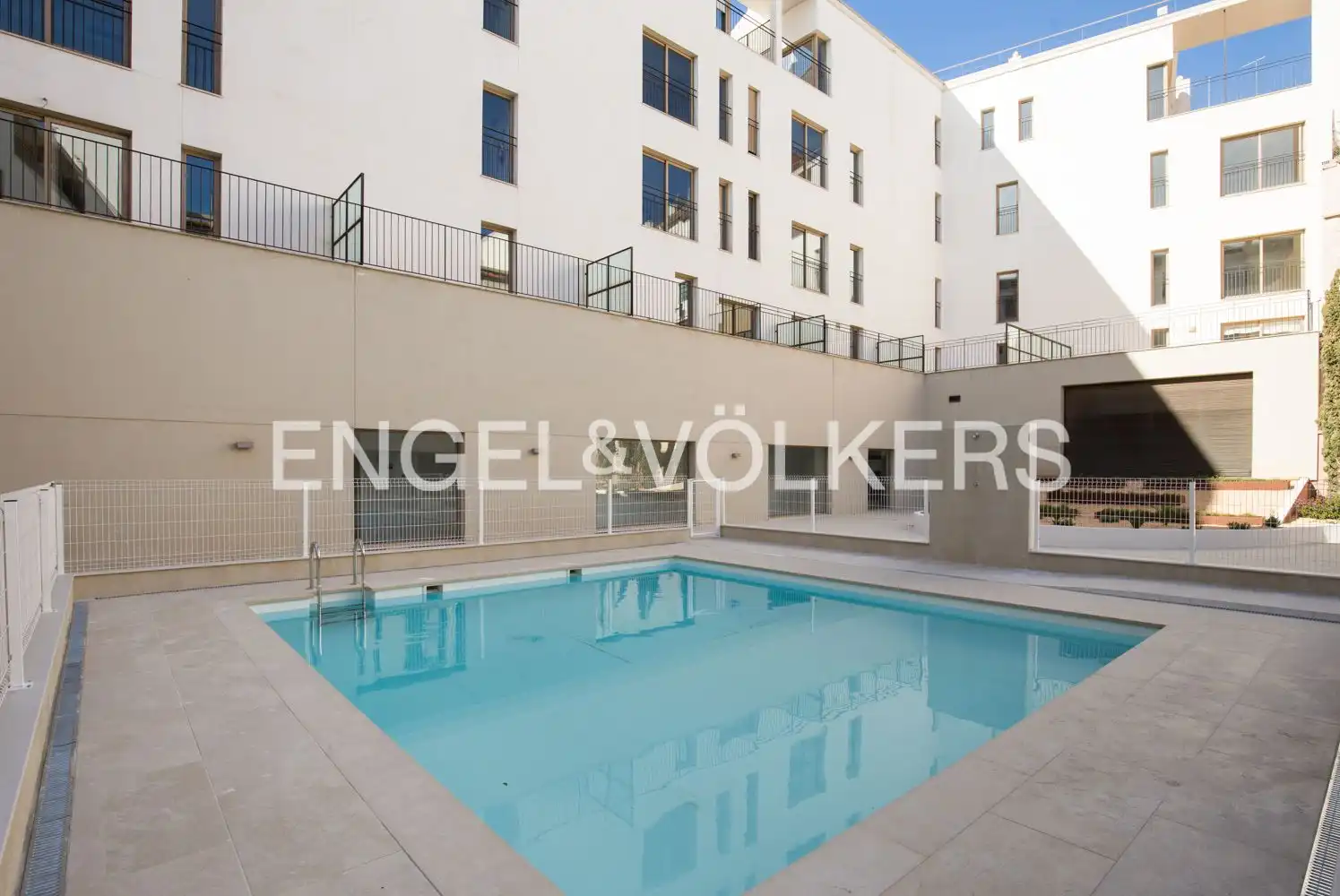 Piscina de Piso de alquiler en Valencia con Aire acondicionado, Calefacción y Jardín privado