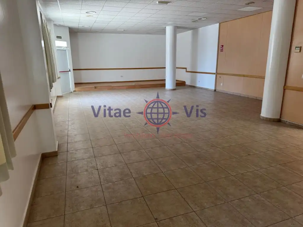 Local comercial de lloguer a Avenida Europa