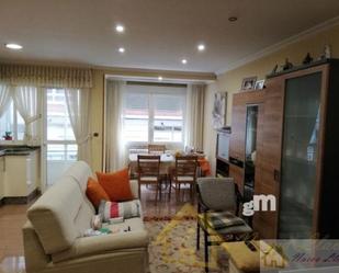 Sala d'estar de Apartament en venda en Lugo Capital amb Calefacció, Traster i Moblat