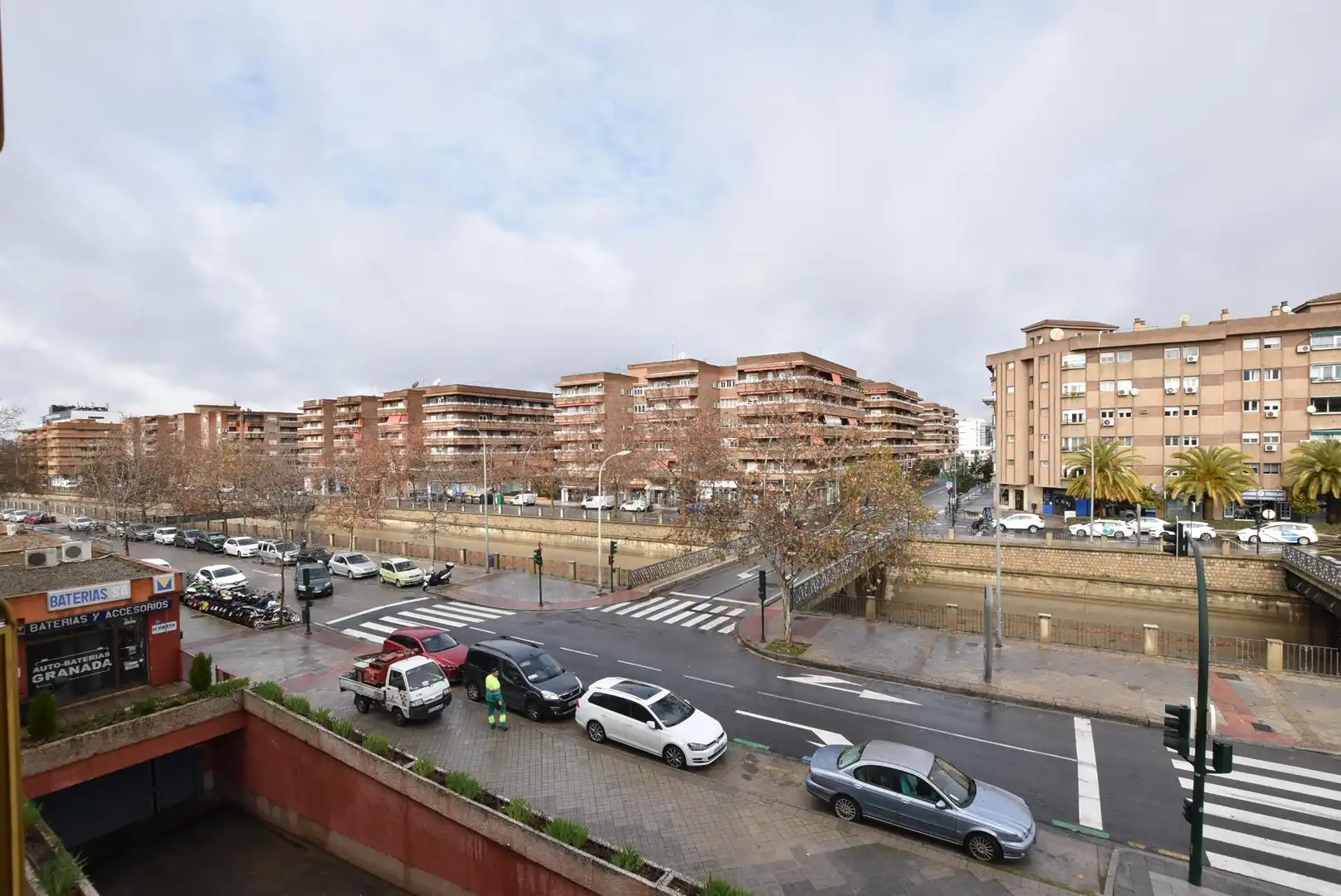 Vista exterior de Pis de lloguer en Granada amb Aire condicionat i Balcó