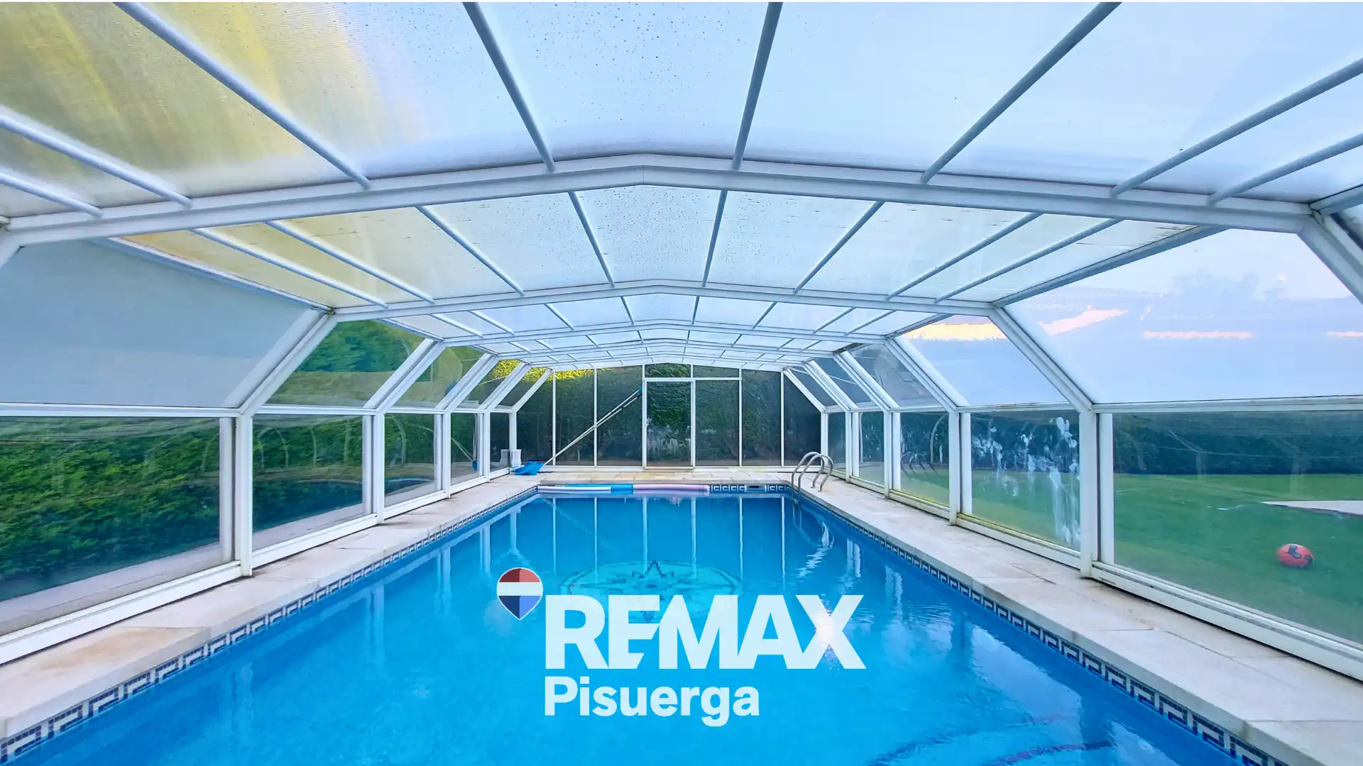 Piscina de Casa o xalet en venda en Boecillo amb Aire condicionat, Calefacció i Jardí privat