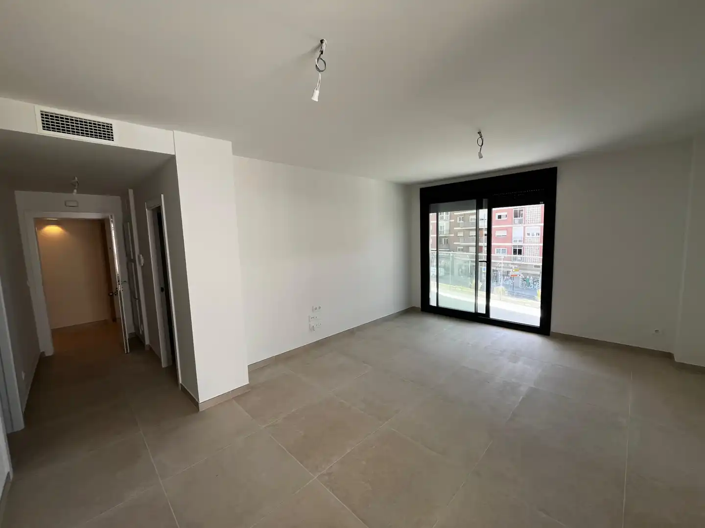 Sala d'estar de Pis en venda en Granada amb Calefacció