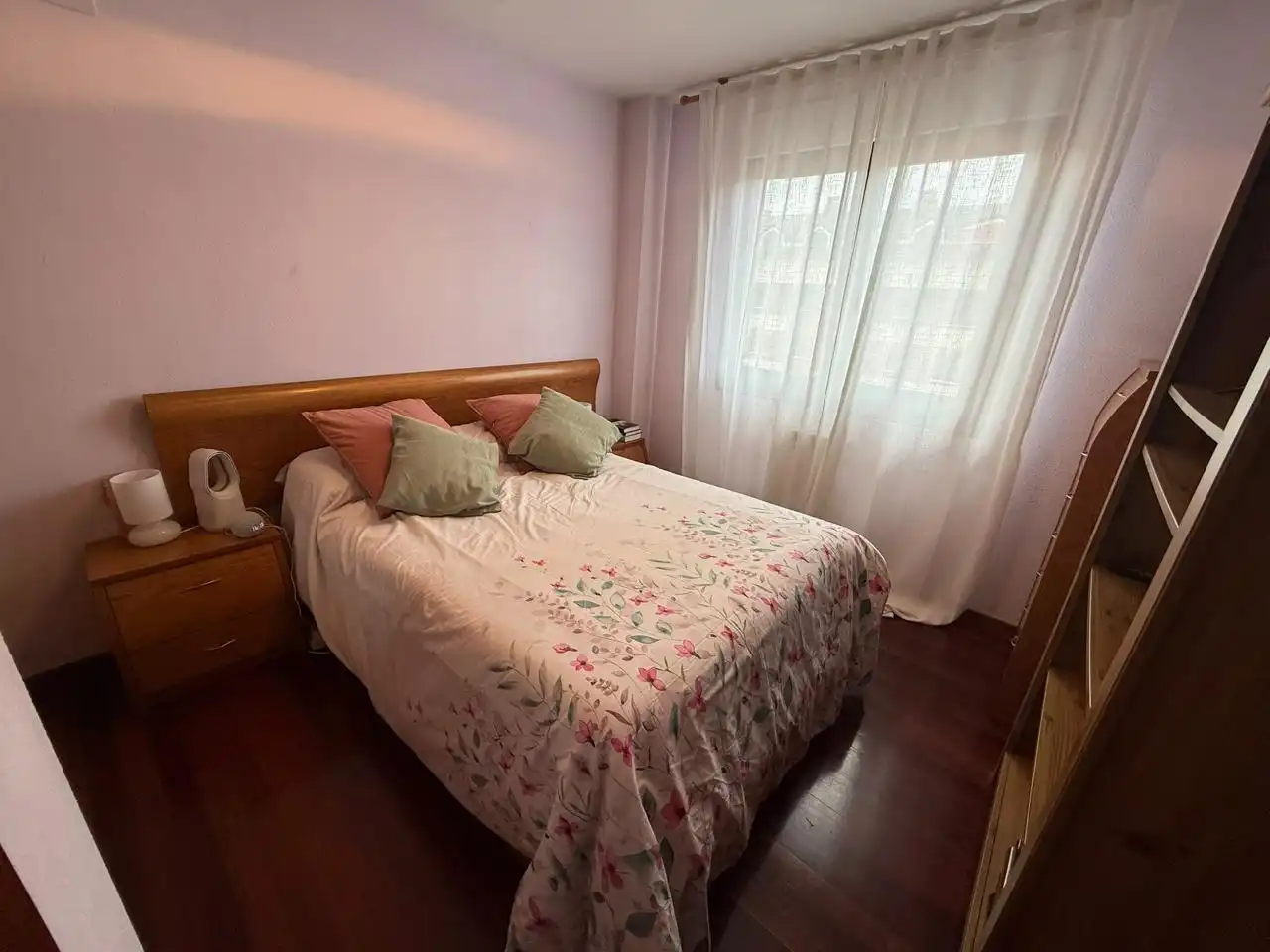 Bedroom of Flat for sale in Castro-Urdiales  with Heating, Furnished and Community pool