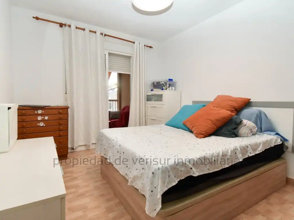 Schlafzimmer von Wohnungen zur Miete in Águilas mit Balkon
