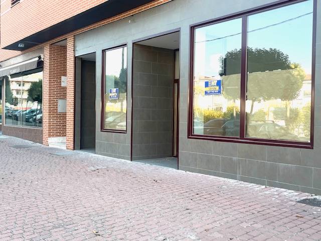 Local comercial en Venta en Avenida Camilo Jose Cela en Cuéllar
