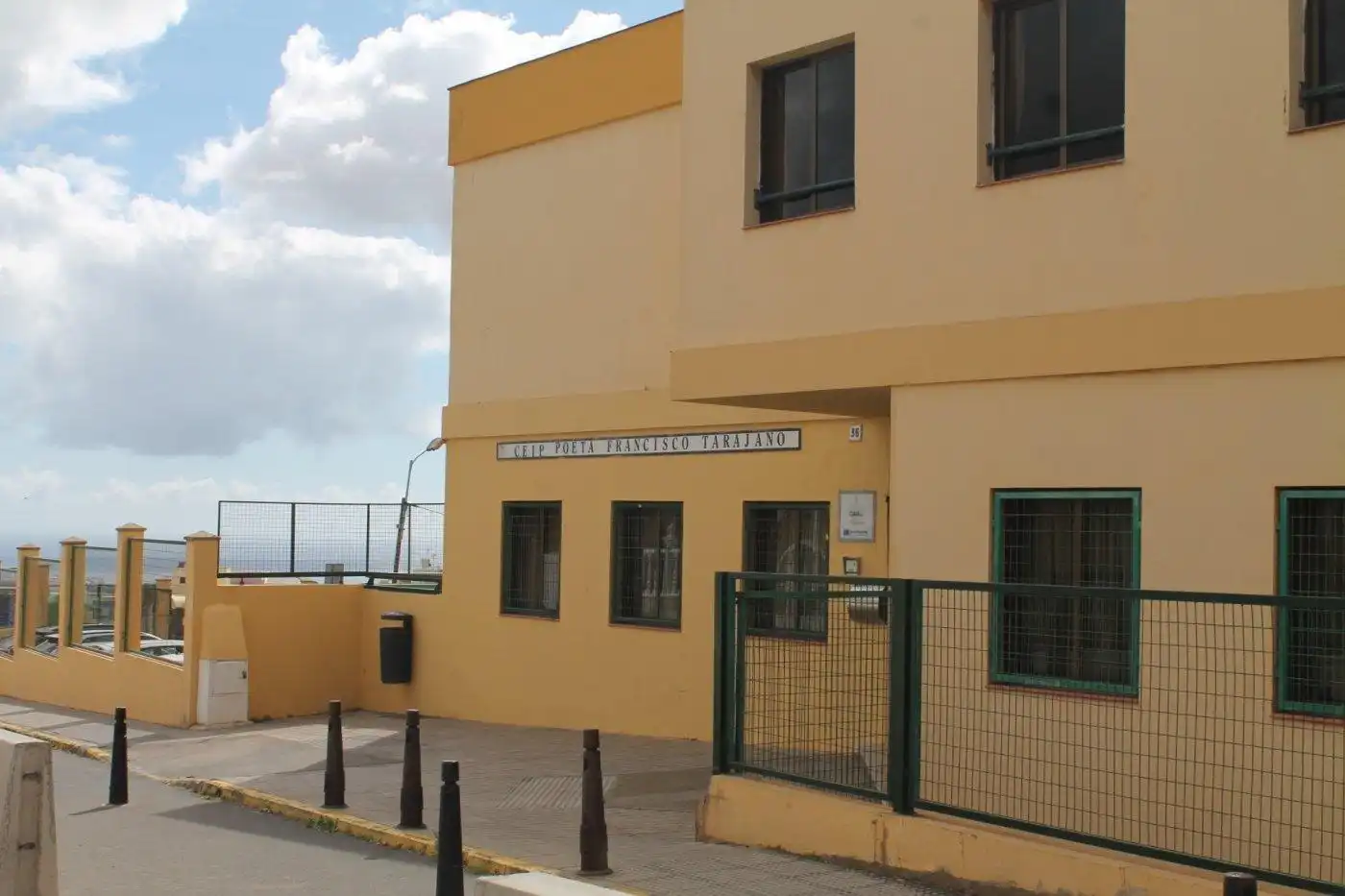 Vista exterior de Local en venta en Telde