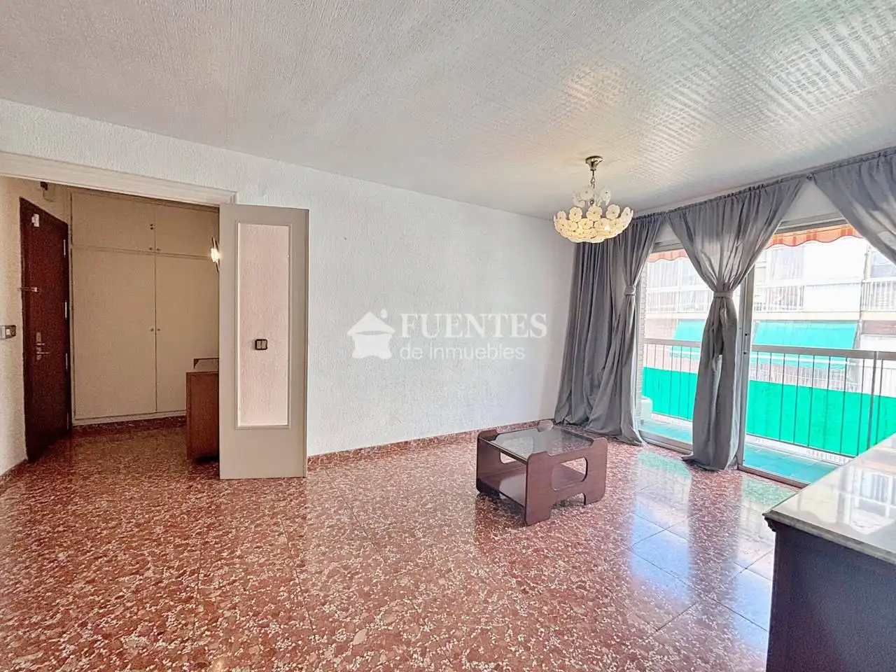 Habitación de Piso en venta en Alicante / Alacant con Terraza y Amueblado