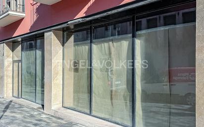 Vista exterior de Local en venda en Vilafranca del Penedès