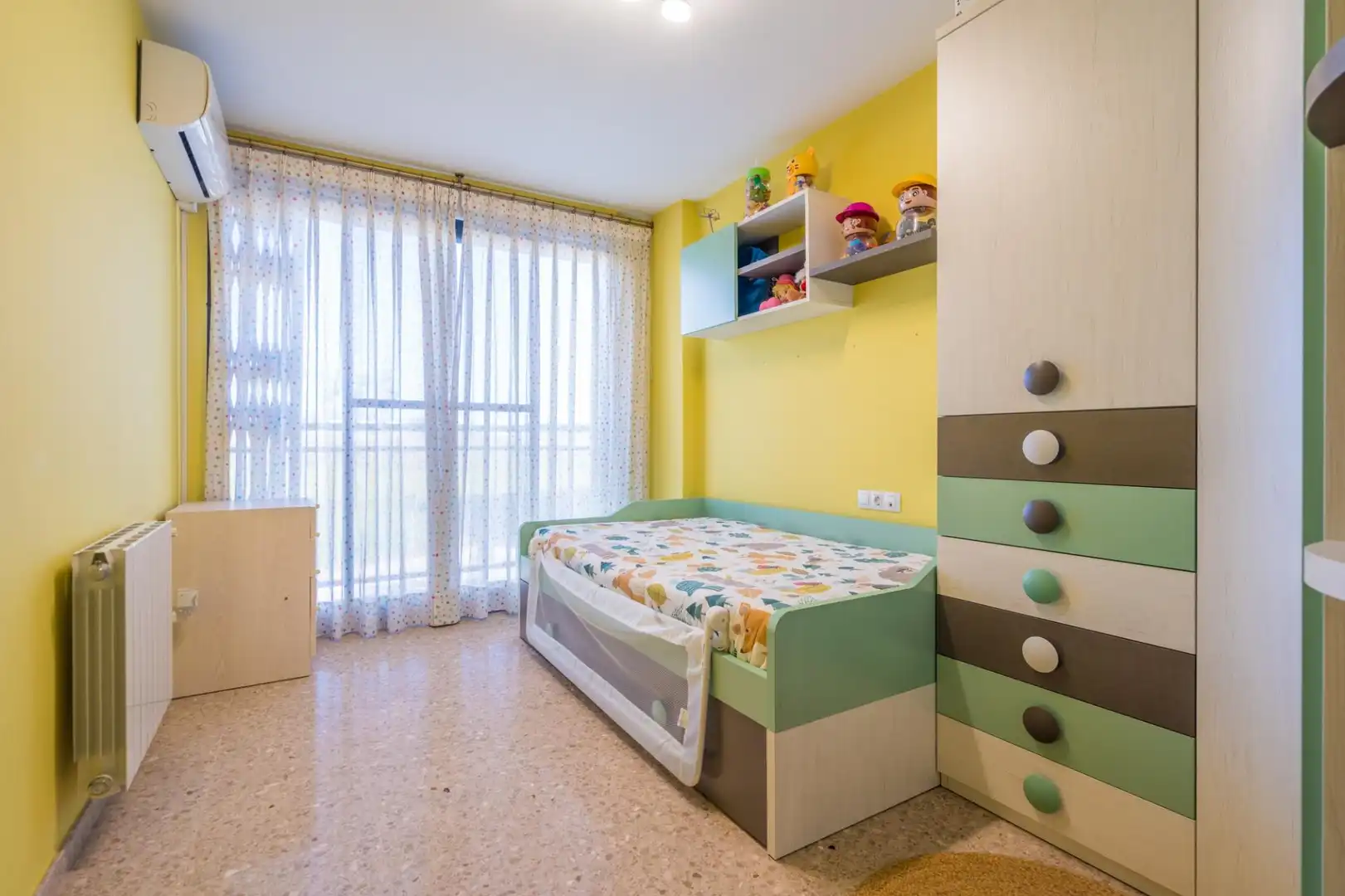 Bedroom of Flat for sale in La Pobla de Vallbona  with Air Conditioner, Heating and Terrace