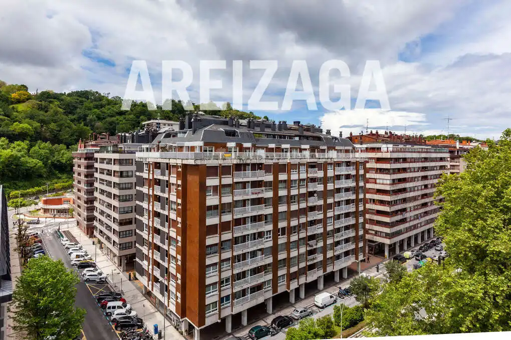 Piso en venta en Karlos I.a Hiribidea carlos, 30, Amara