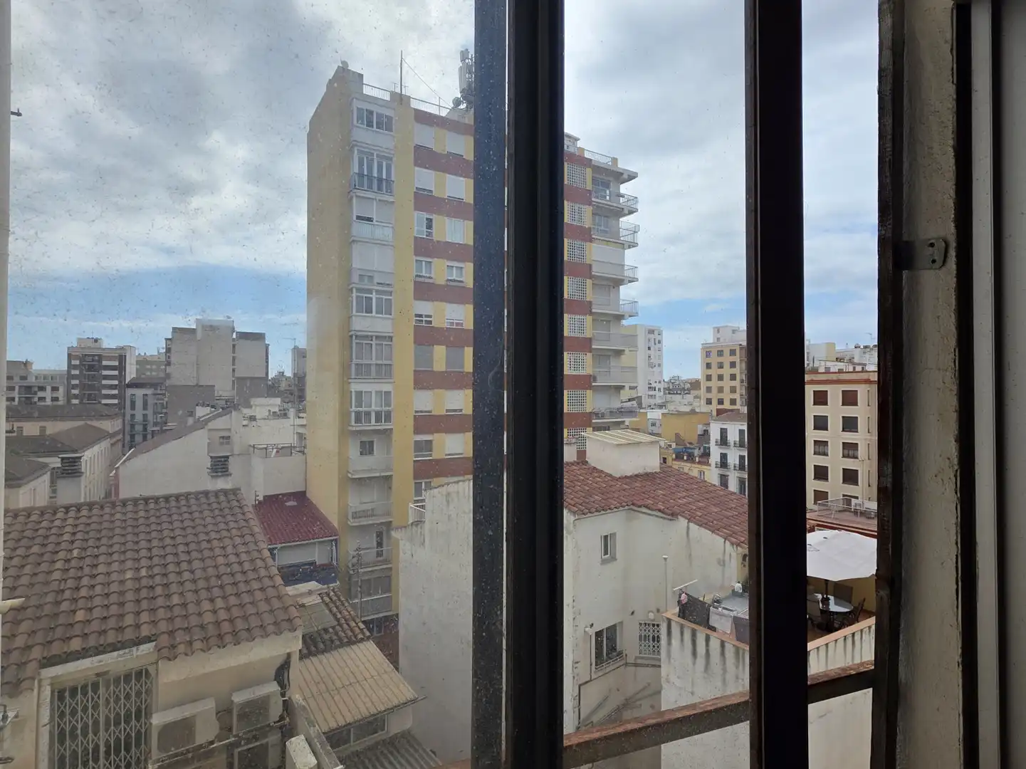 Vista exterior de Piso en venta en Castellón de la Plana / Castelló de la Plana con Balcón