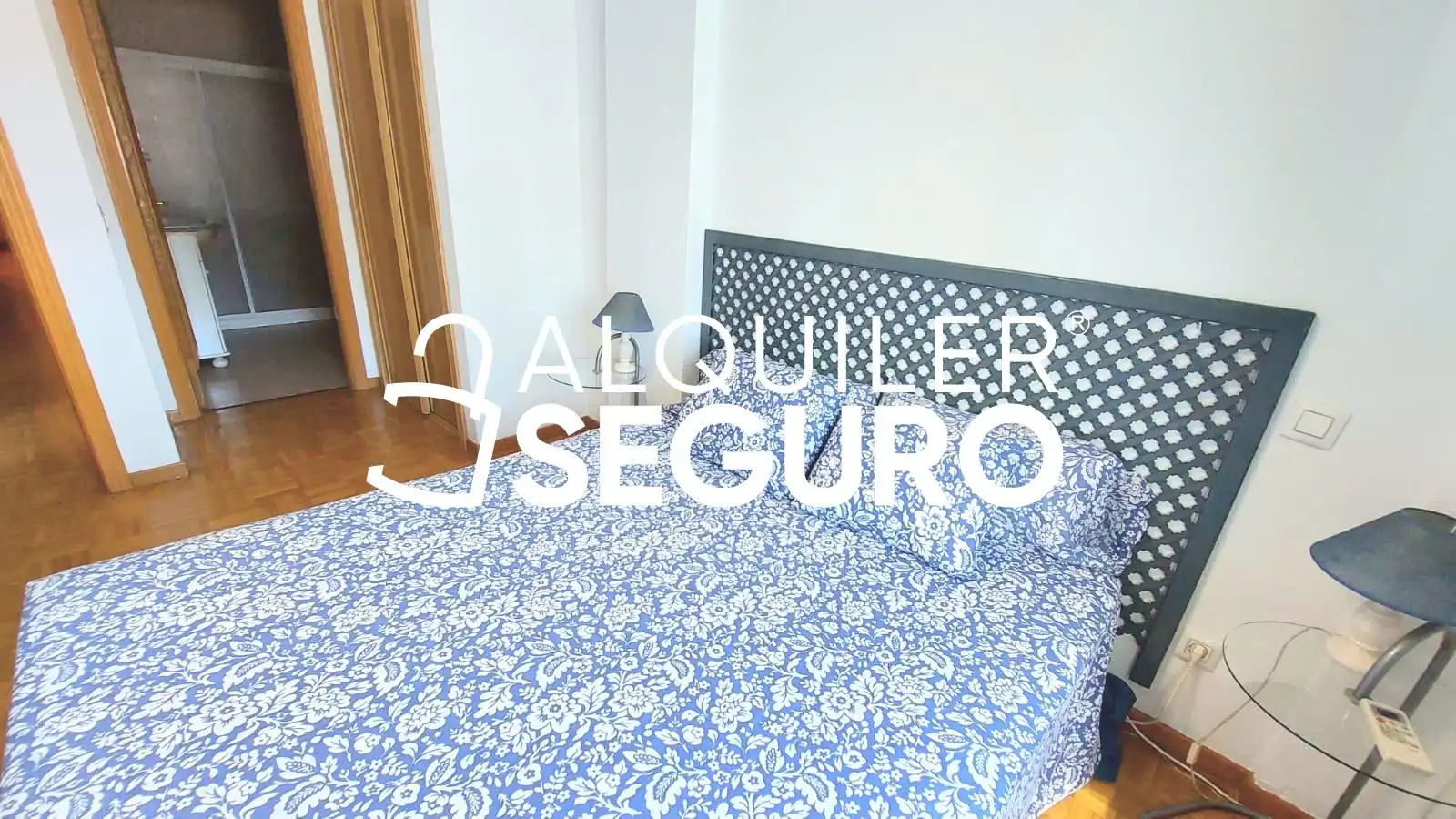 Bedroom of Flat for rent in Madrid  with Air Conditioner, Heating and Furnished