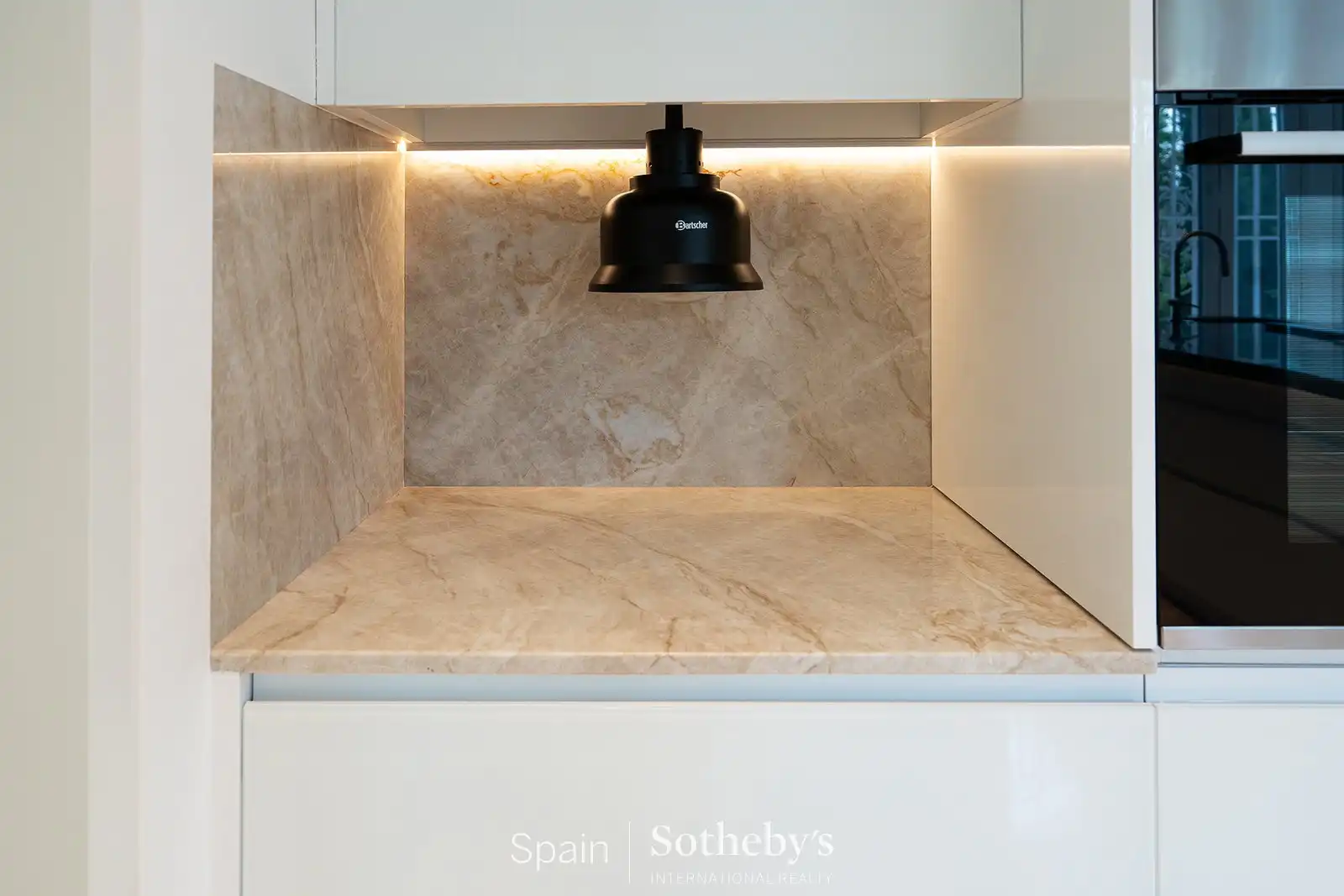 Cocina de Casa o chalet en venta en Pozuelo de Alarcón con Aire acondicionado, Jardín privado y Terraza