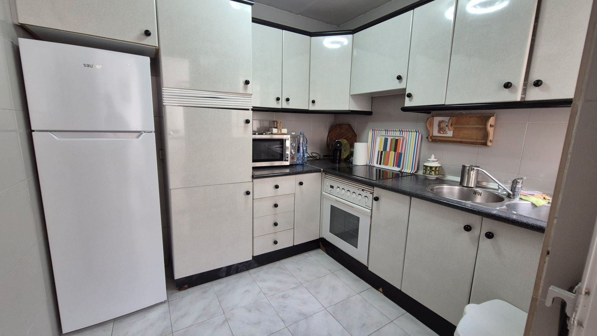 Kitchen of Flat for sale in Badajoz Capital  with Air Conditioner, Heating and Parquet flooring