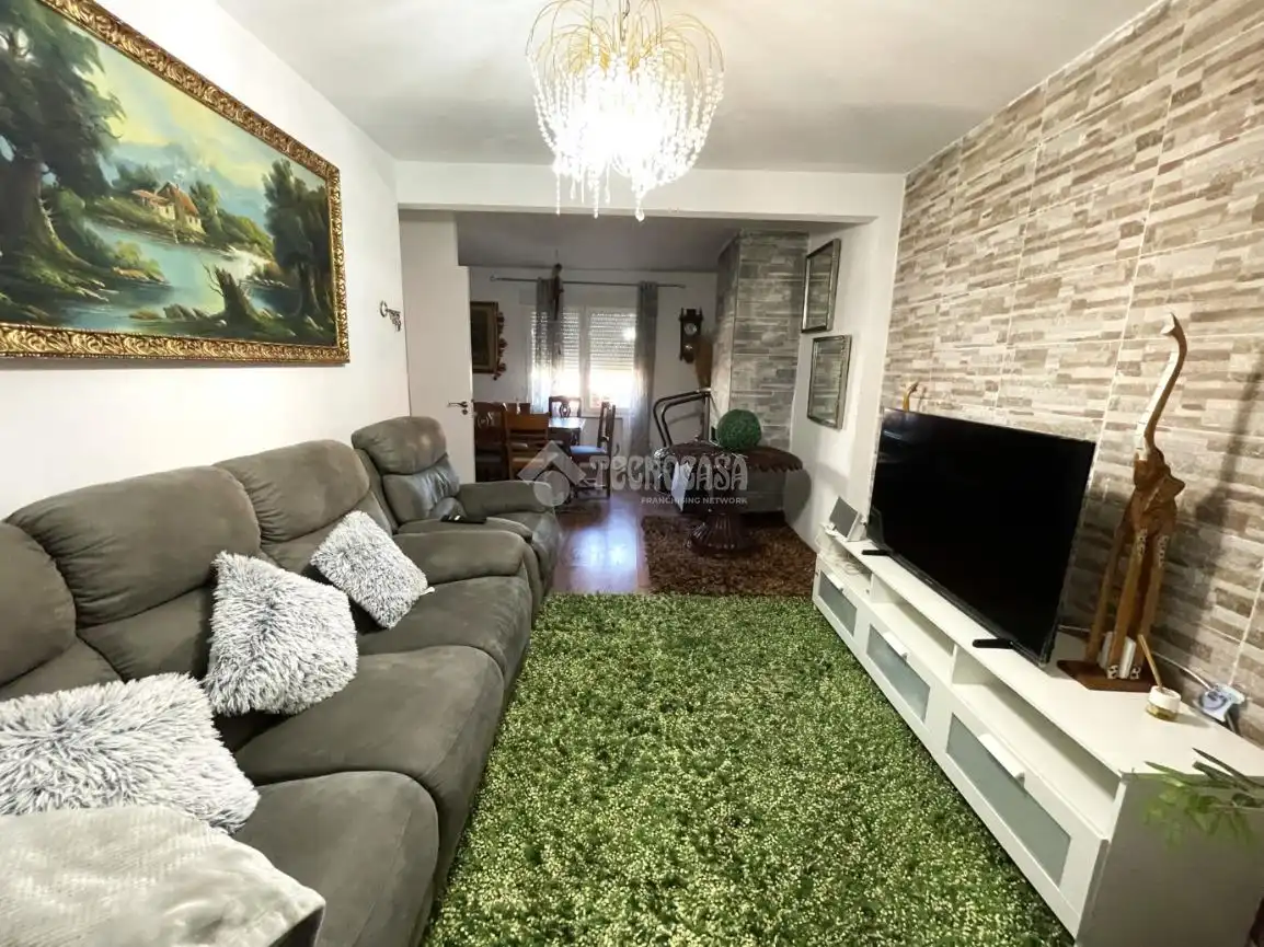 Sala de estar de Casa adosada en venta en Villalbilla con Jardín privado y Terraza
