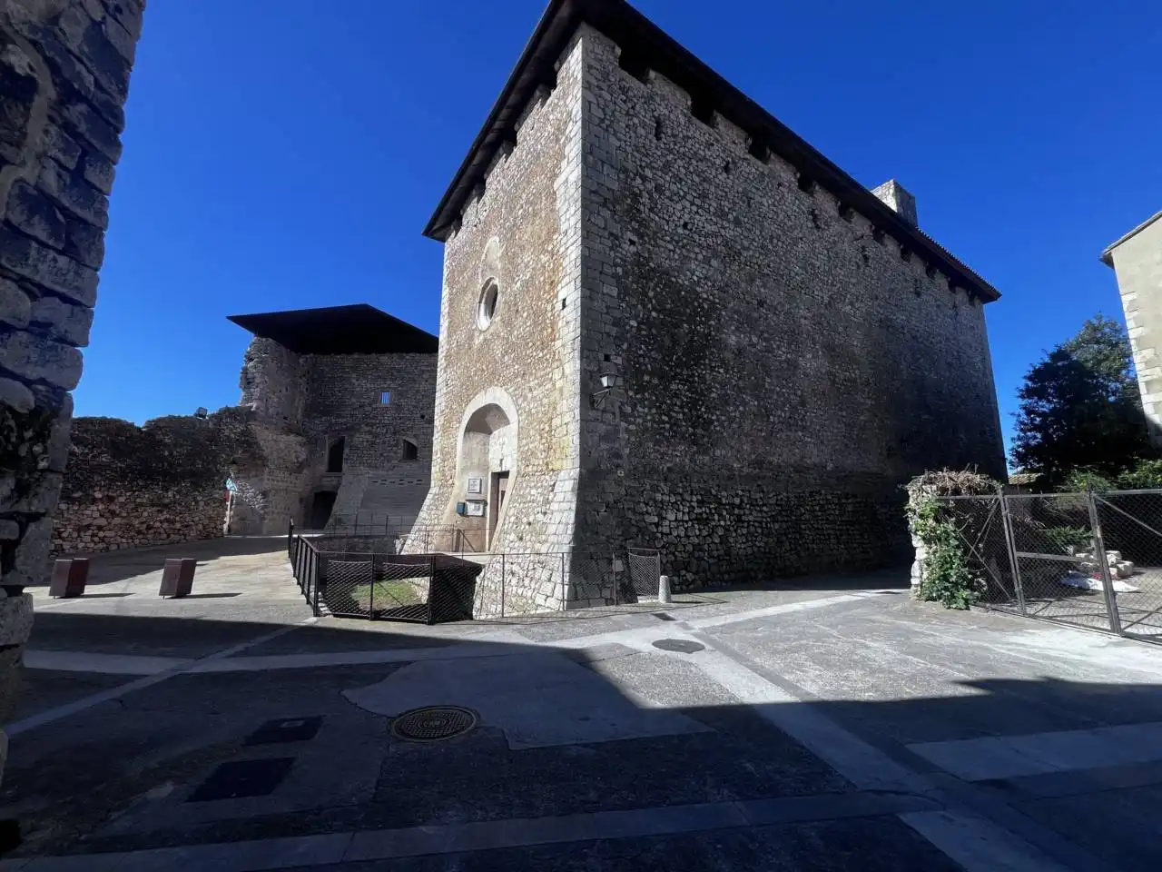 Vista exterior de Casa adosada de alquiler en Avinyonet de Puigventós con Aire acondicionado, Calefacción y Jardín privado
