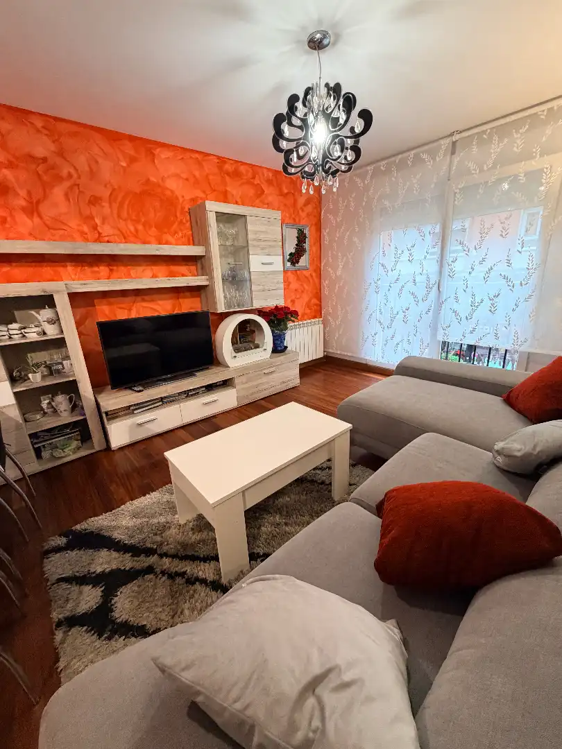 Sala de estar de Dúplex en venta en Torrelavega  con Calefacción, Parquet y Trastero