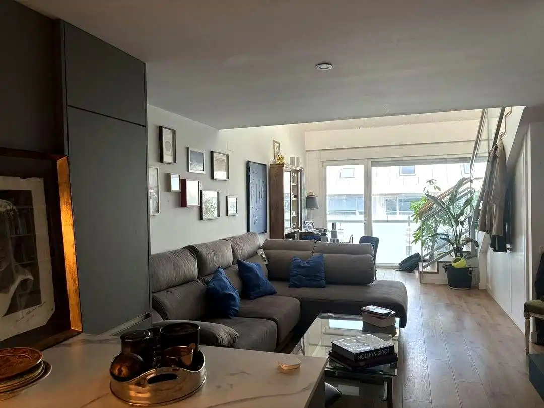 Living room of Flat for rent in Madrid  with Air Conditioner, Terrace and Furnished