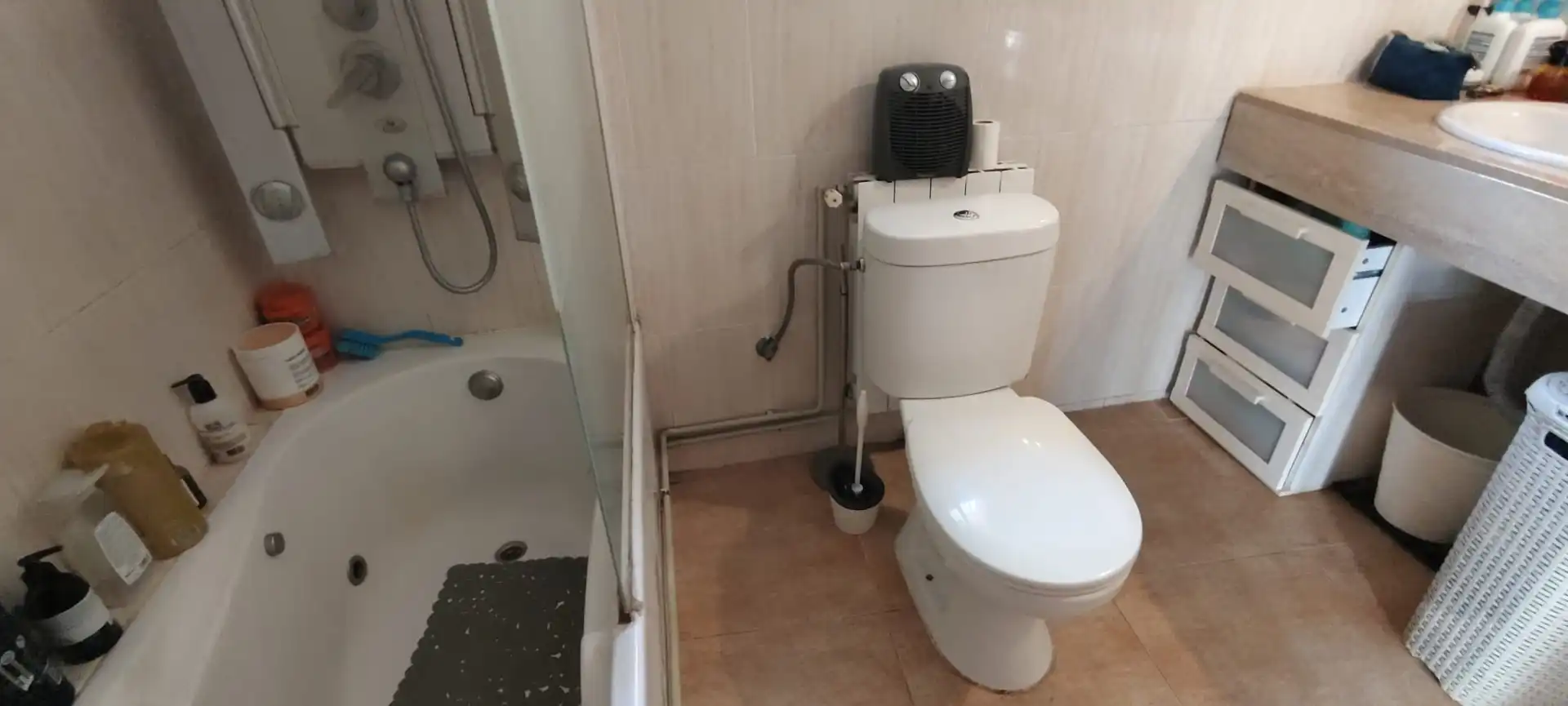 Bany de Casa o xalet en venda en Cervelló amb Aire condicionat, Calefacció i Jardí privat