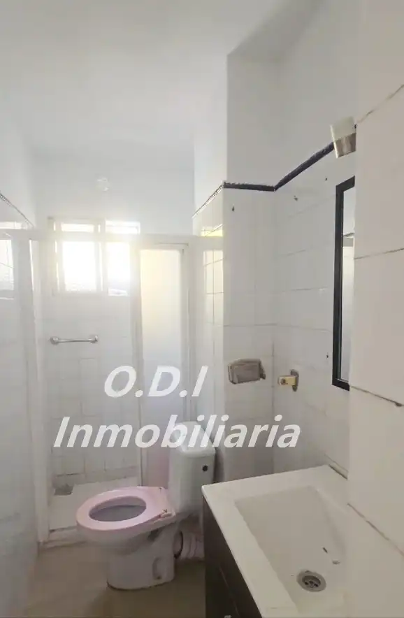 Bany de Pis en venda en La Línea de la Concepción amb Traster i Alarma