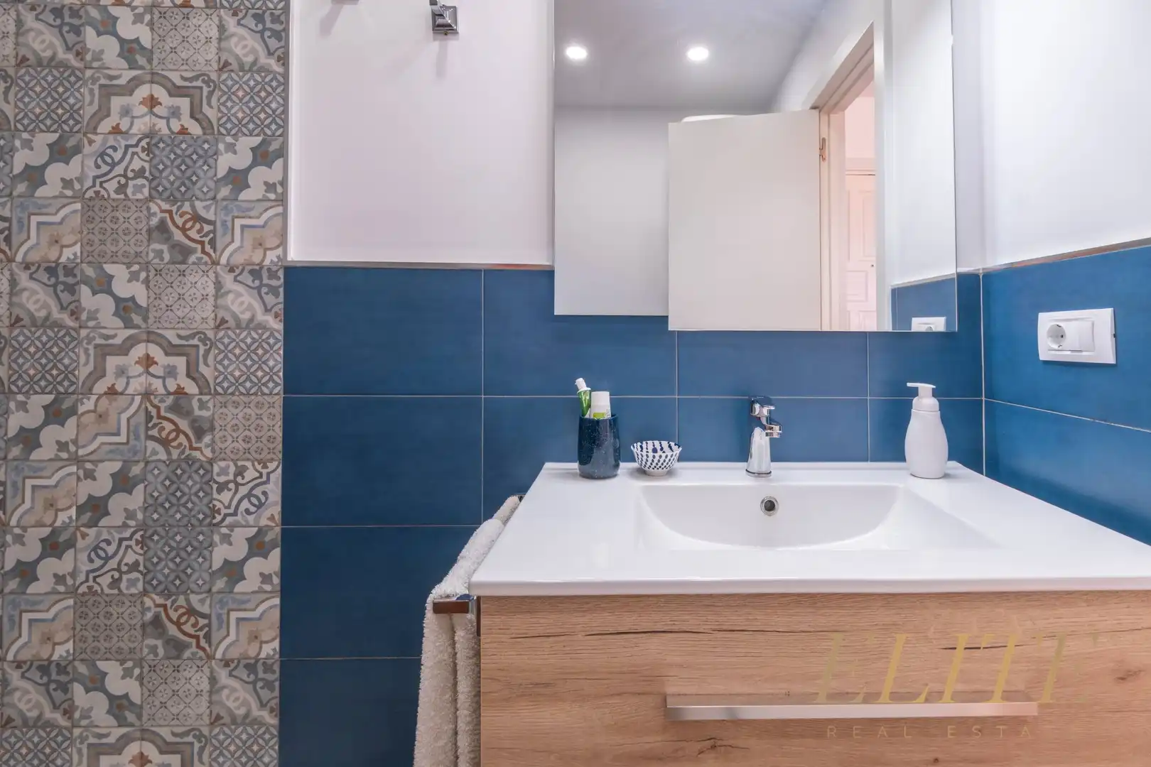 Bany de Apartament en venda en San Bartolomé de Tirajana amb Aire condicionat, Jardí privat i Moblat