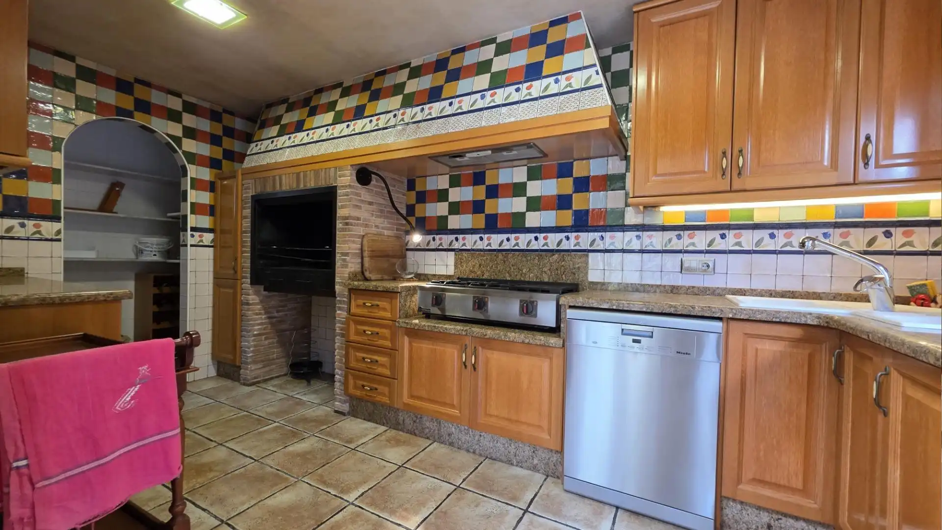 Kitchen of Houses for sale in Elche / Elx  with Air Conditioner, Private garden and Parquet flooring