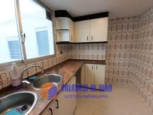 Cocina de Piso en venta en Valencia con Aire acondicionado, Horno y Balcón