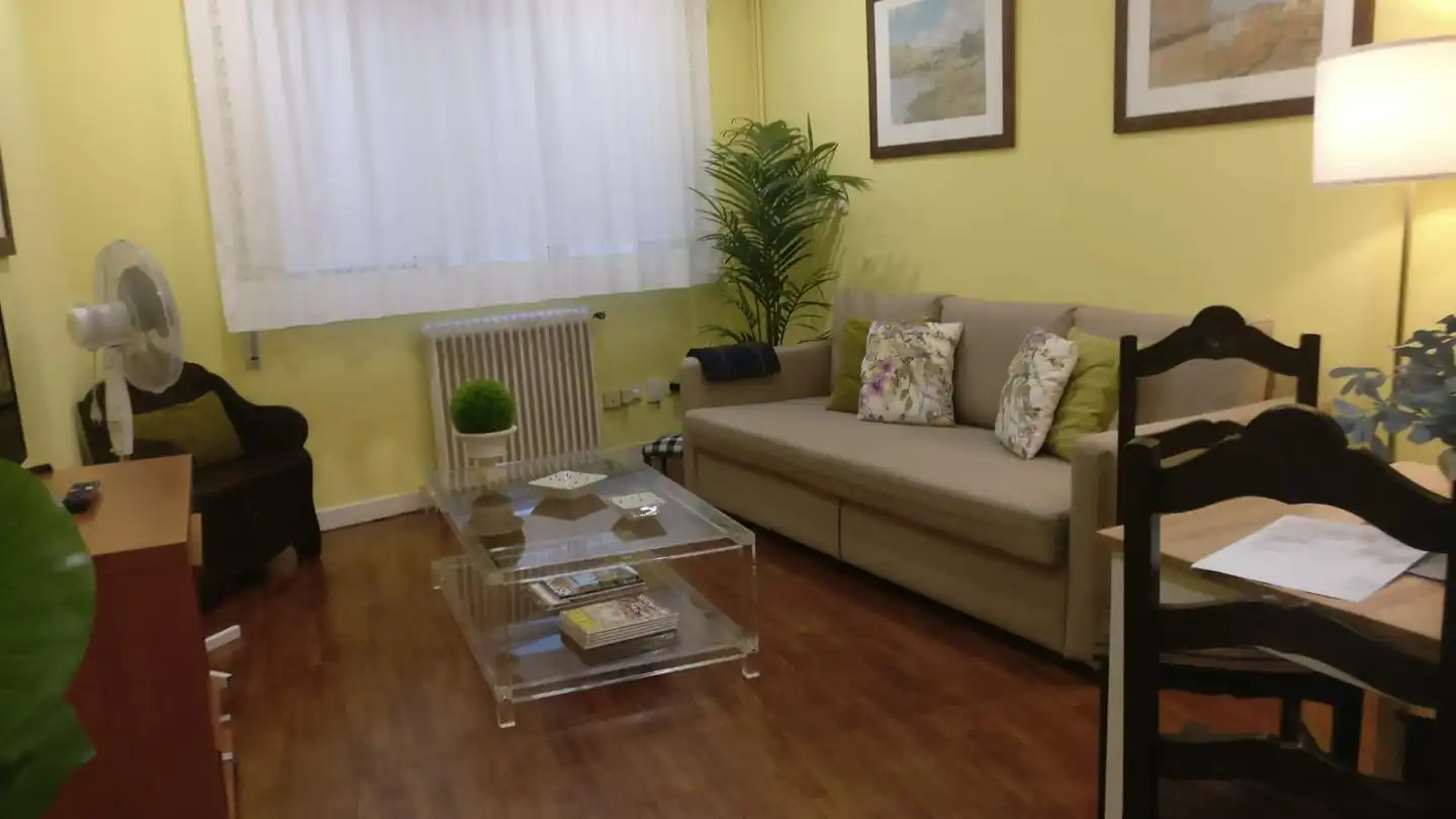 Flat for rent in Rúa das Orfas, Casco Histórico