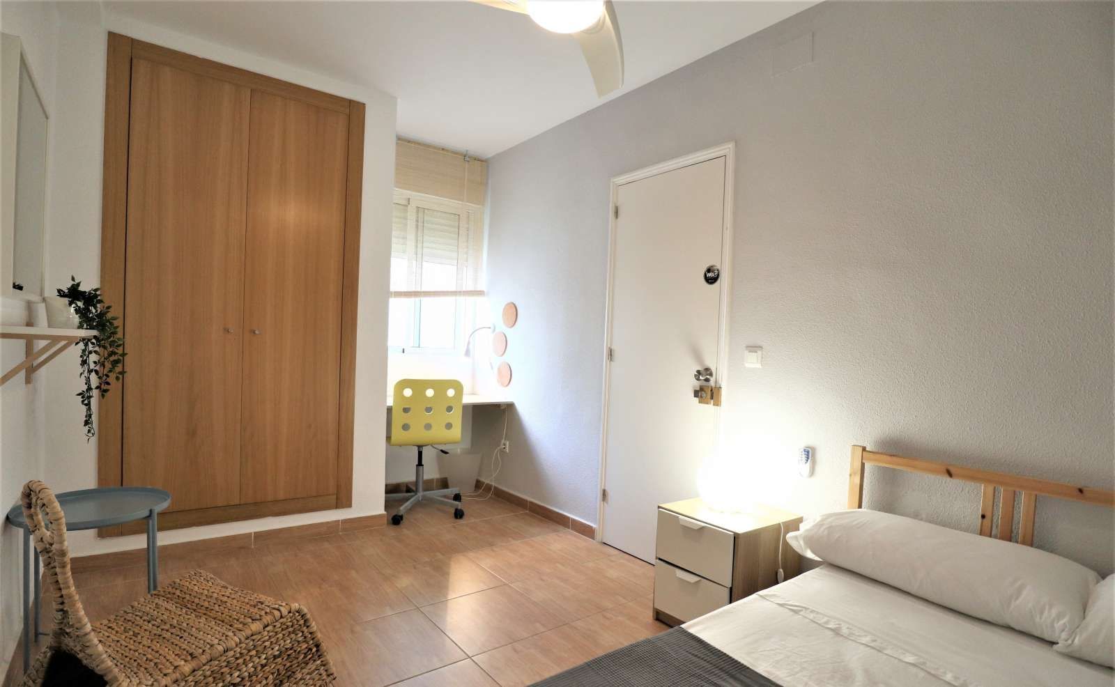 Dormitori de Pis per a compartir en  Valencia Capital amb Aire condicionat, Calefacció i Terrassa