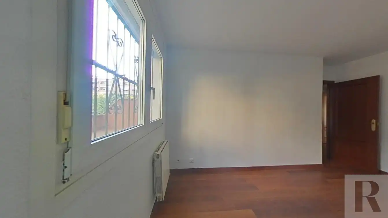 Habitación de Piso en venta en Sabadell con Calefacción y Terraza