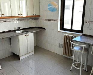 Kitchen of Flat for sale in Salamanca Capital  with Heating