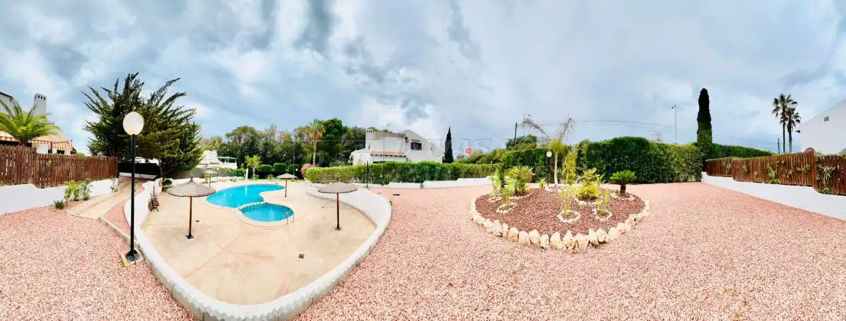 Jardí de Casa o xalet en venda en Orihuela amb Terrassa, Moblat i Balcó
