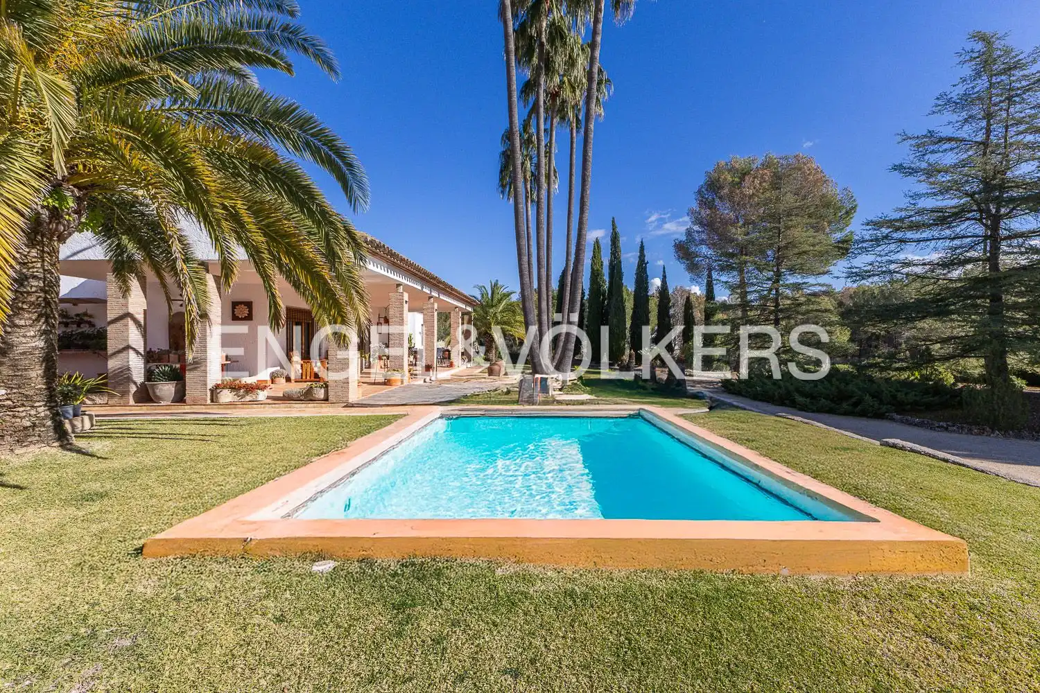 Vista exterior de Casa o xalet en venda en Ontinyent amb Aire condicionat, Calefacció i Jardí privat